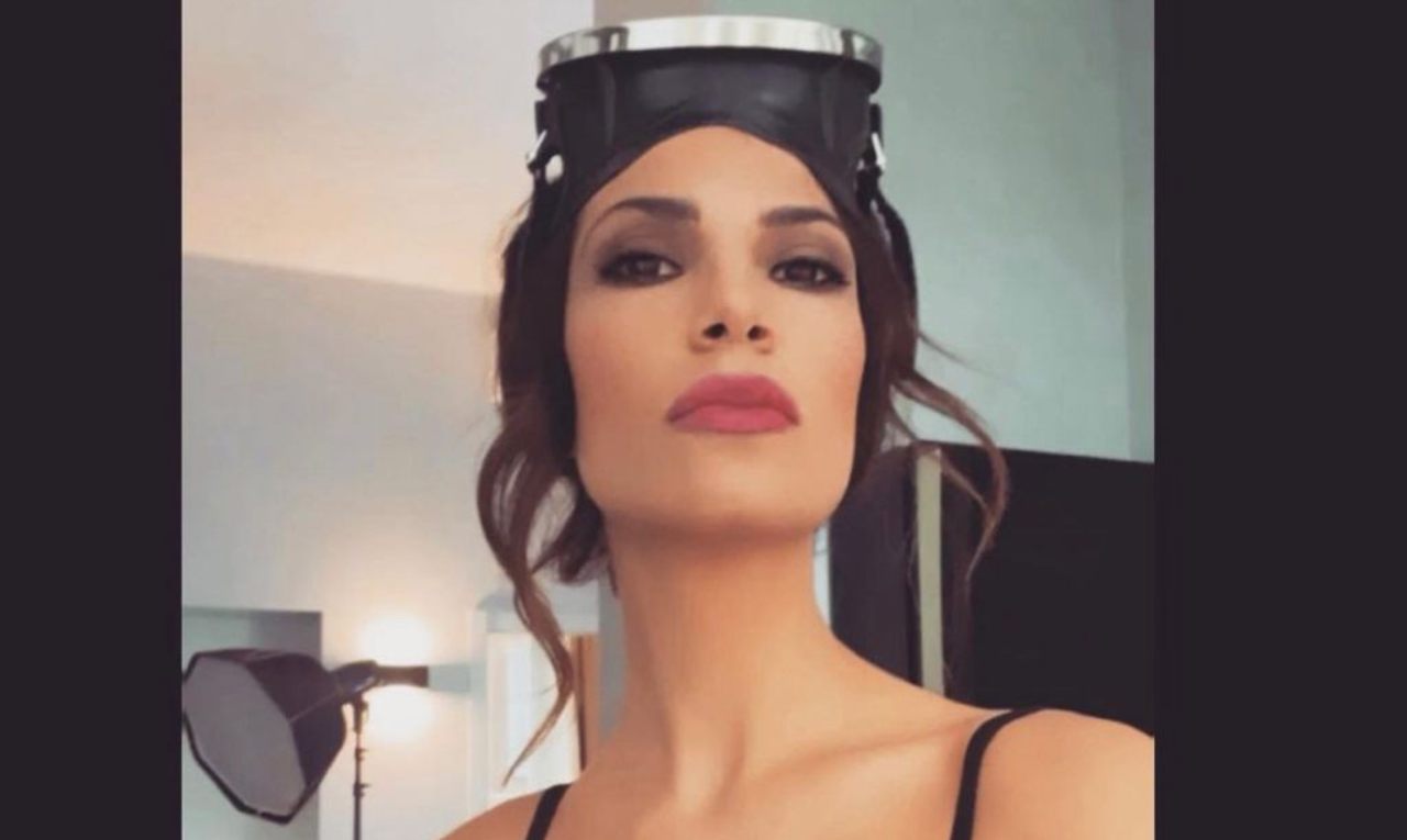 Roberta Morise bellissima in primo piano