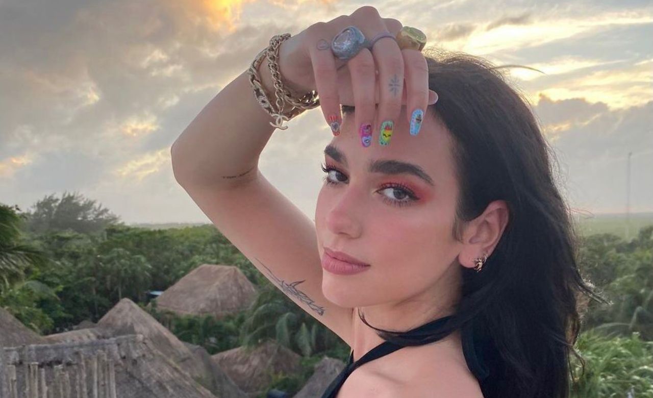Dua Lipa primo piano