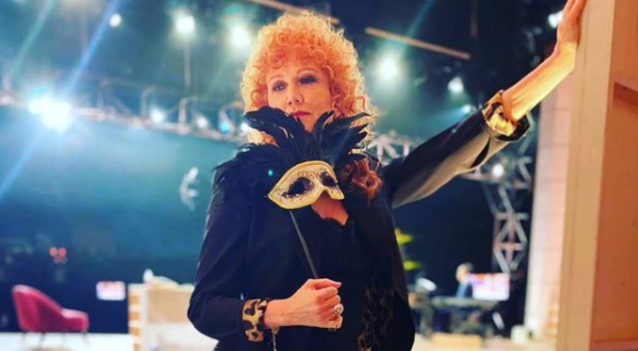 fiorella mannoia maschera