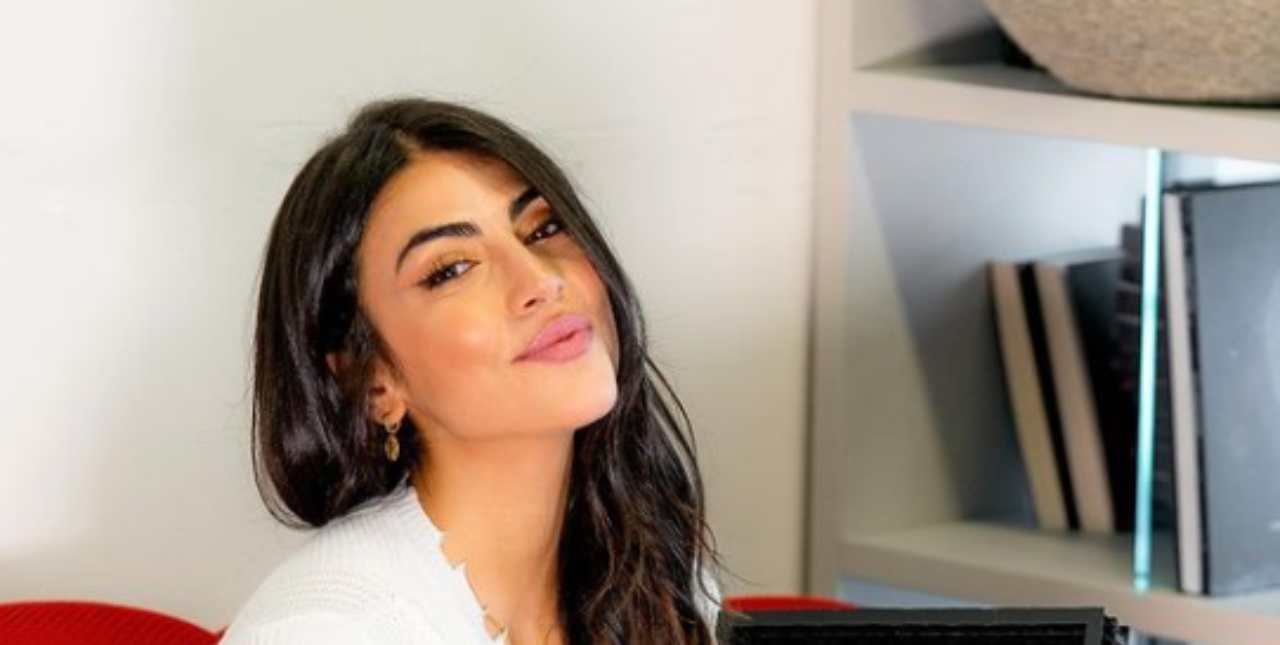 giulia salemi sorride