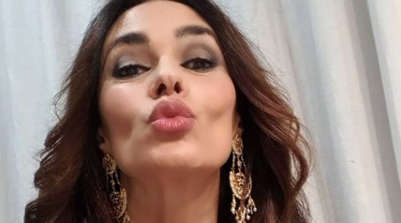 Maria Grazia Cucinotta bacio