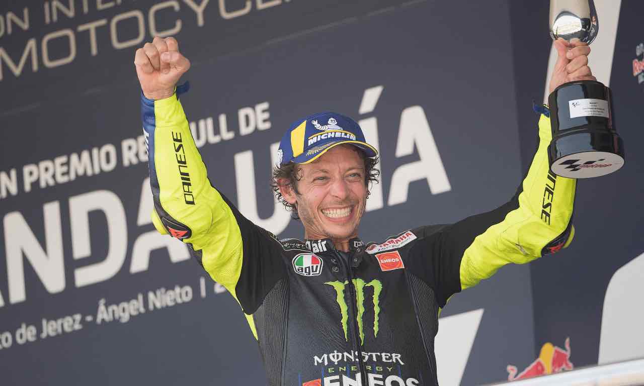 valentino rossi festeggia