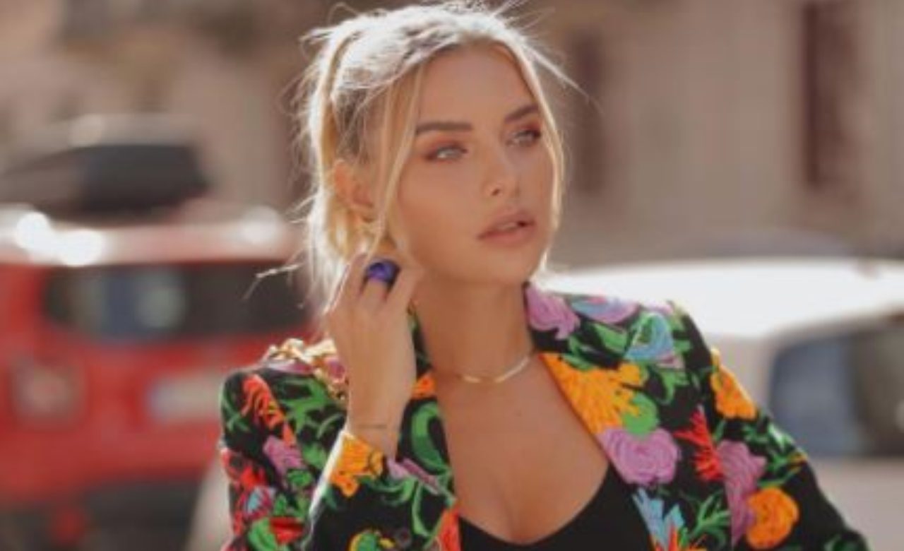 Veronica Ferraro outfit primaverile