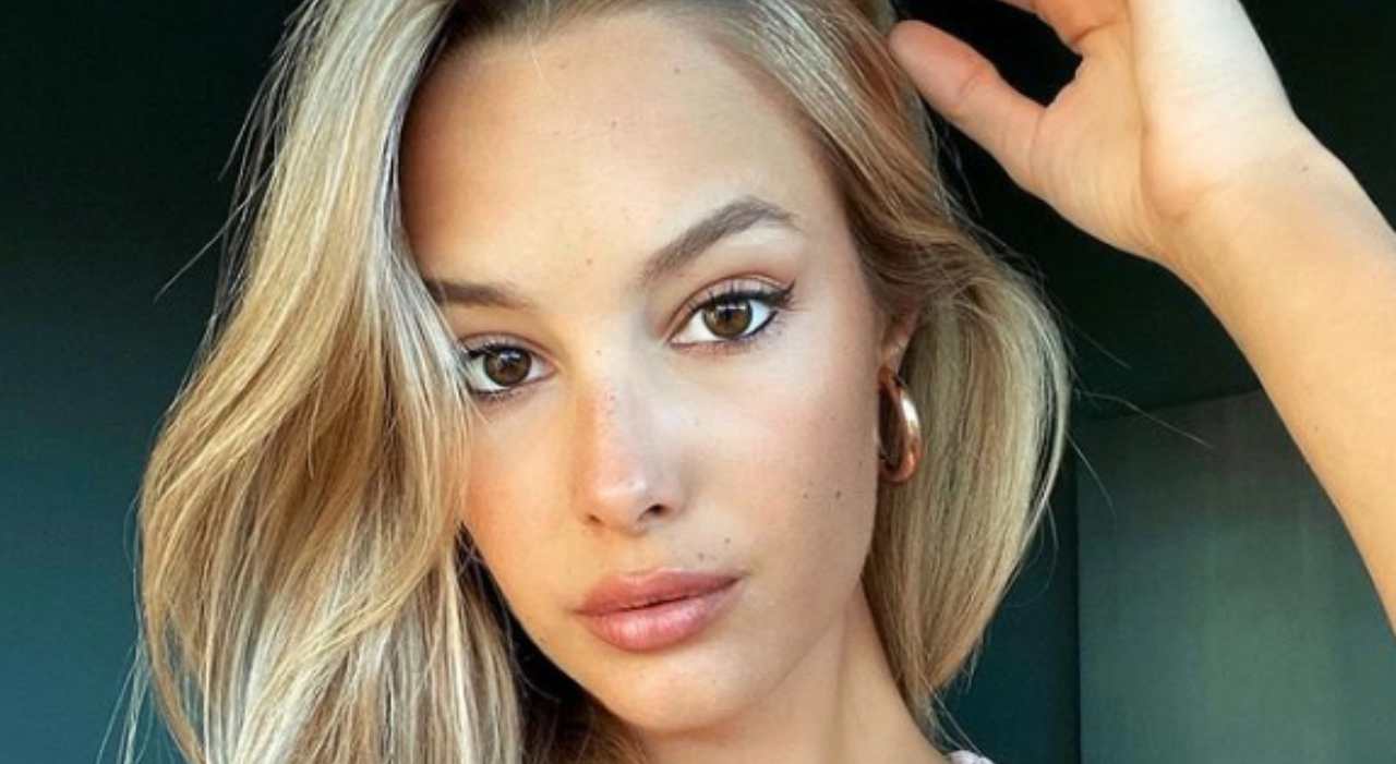 viky varga primo piano