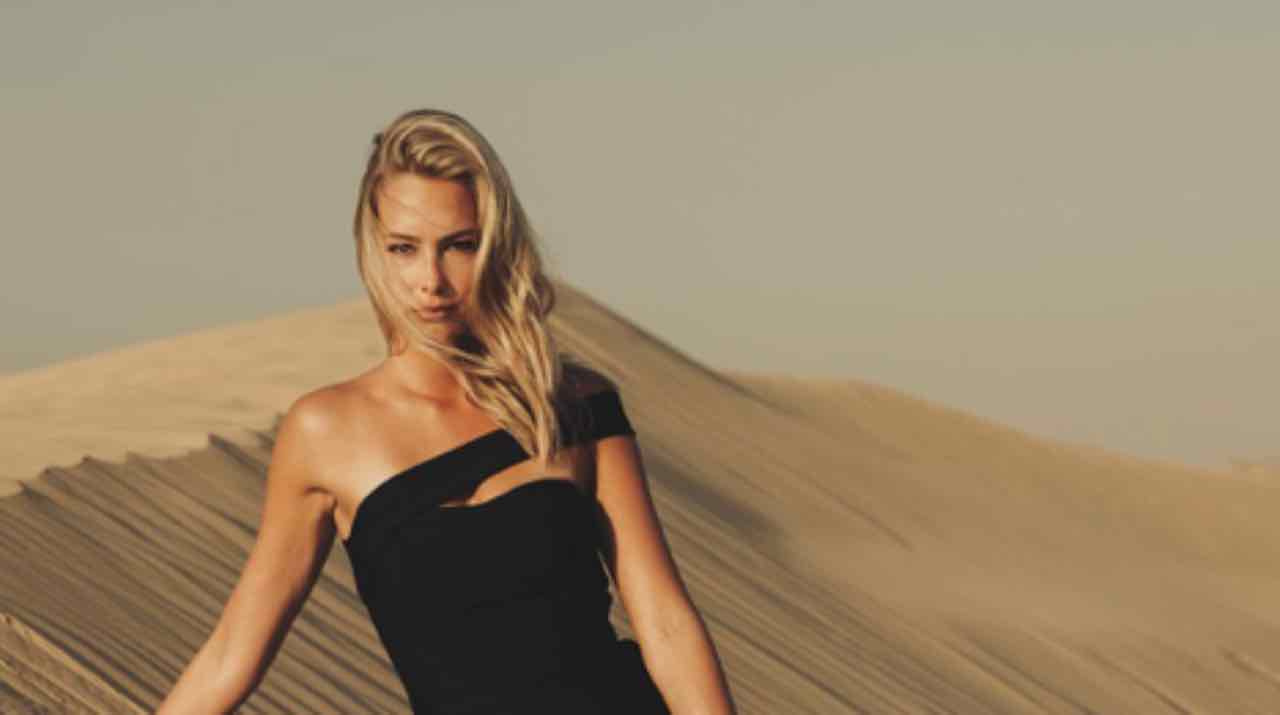 viky varga nel deserto
