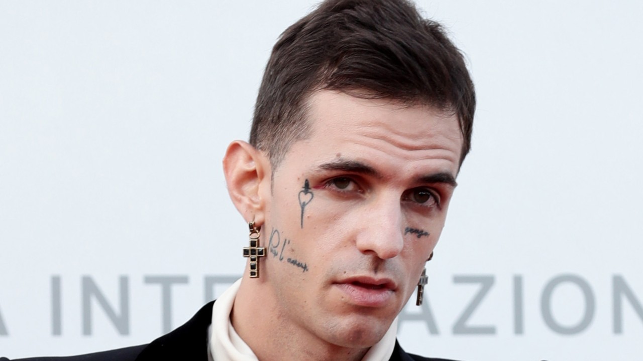 Achille Lauro Sanremo Esibizione Treccia Rossa