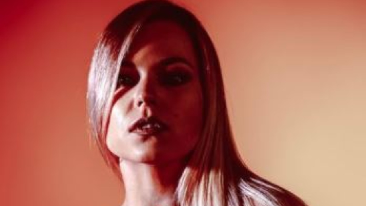 Anastasia Kuzmina Abito Nero