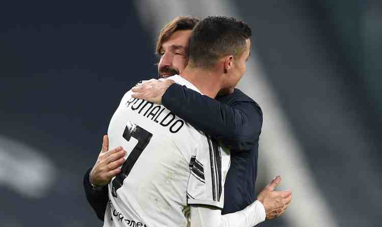 Andrea Pirlo e Cristiano Ronaldo si abbracciano 