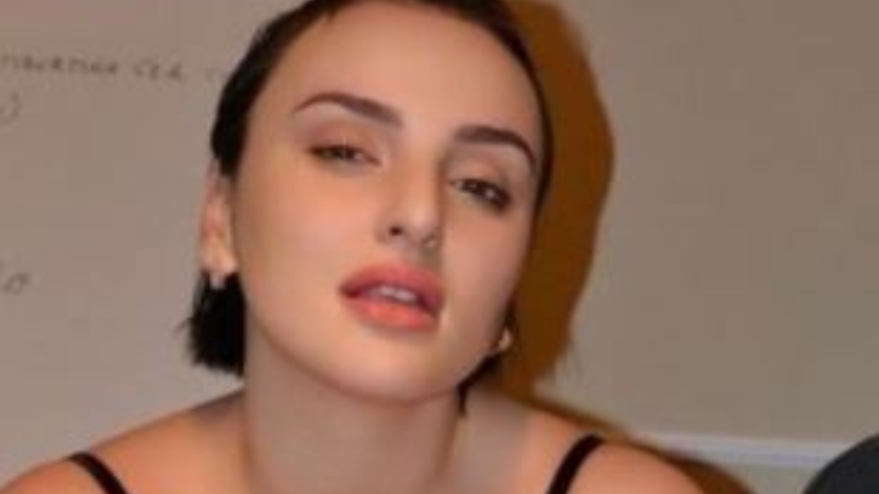 Arisa Versione Motociclista