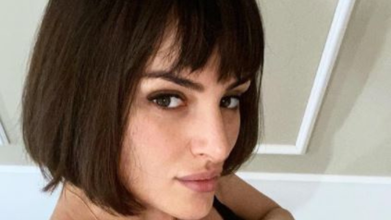 Arisa Reggiseno Domanda