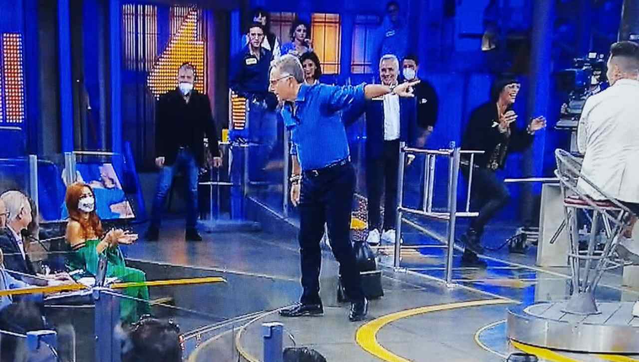 Paolo Bonolis caccia i giudici dallo studio ad "Avanti Un Altro"