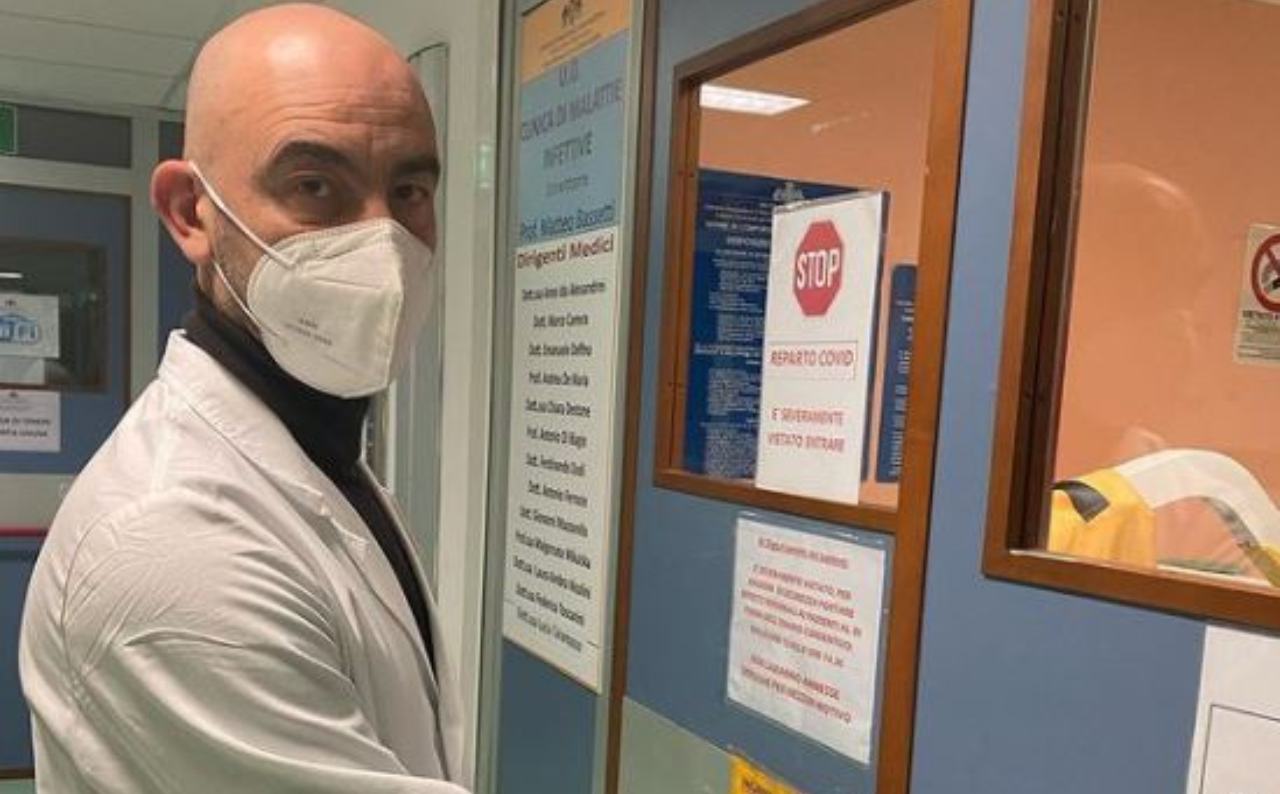 Matteo Bassetti proposta vaccino calcio