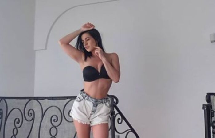 Claudia Ruggeri In fiamme Resta Solo Un Reggiseno Esplosivo FOTO