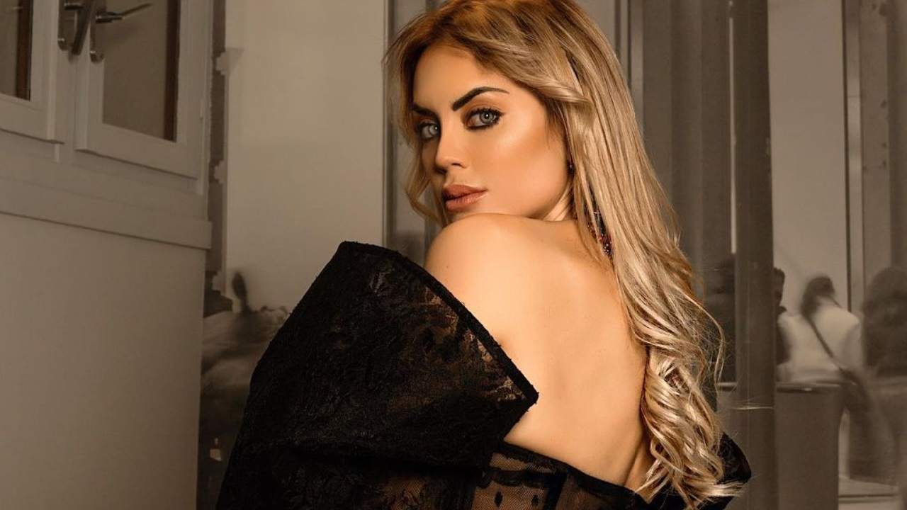 Elena Morali seducente
