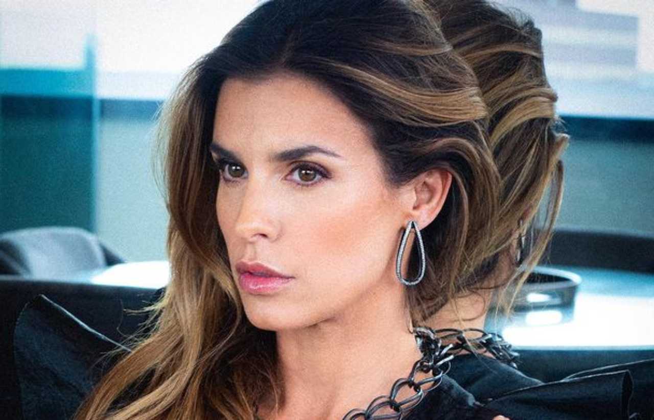 Elisabetta Canalis in primo piano