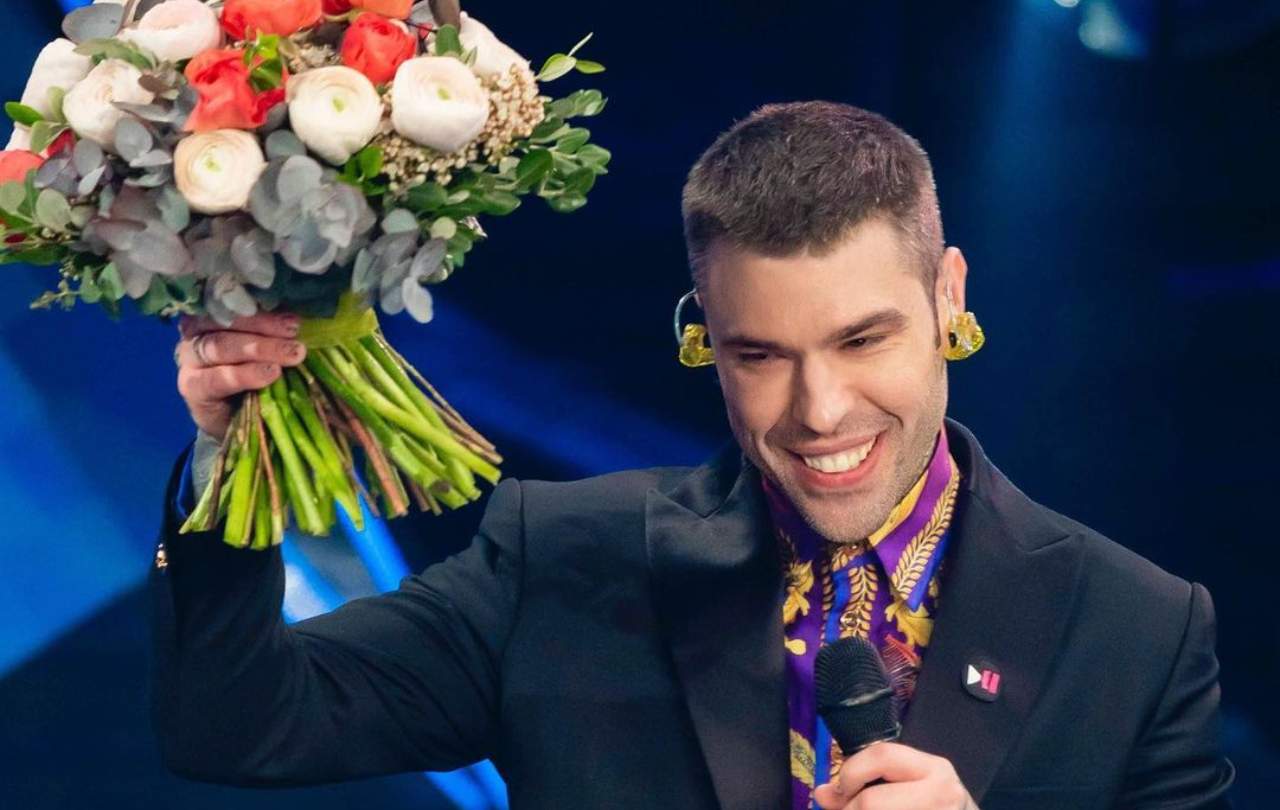 Fedez sul palco dell'Ariston