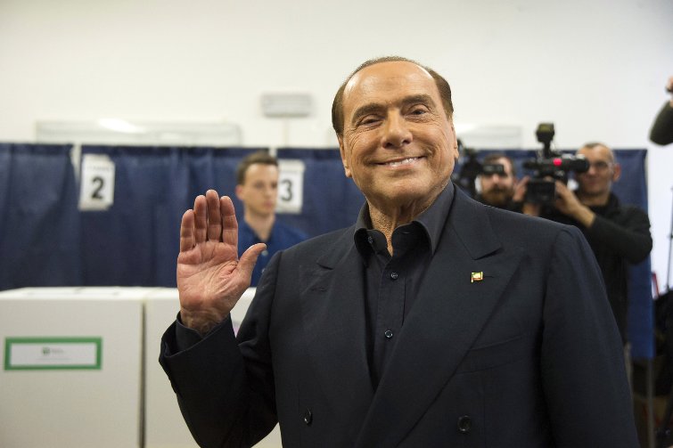 Silvio Berlusconi auguri alle donne
