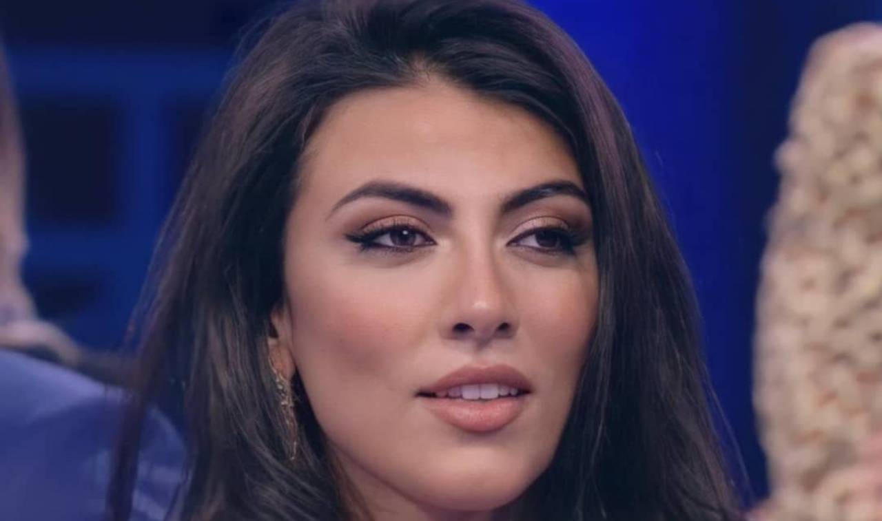 Giulia Salemi nello studio del GF Vip