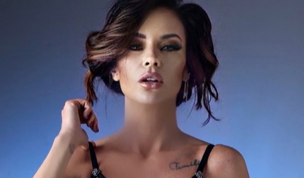 Antonella Mosetti reggiseno