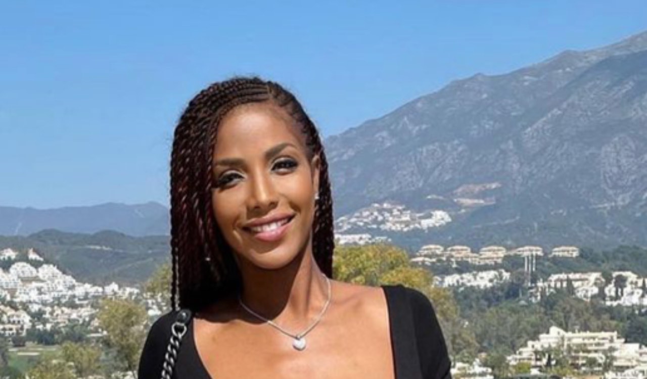 Ainett Stephens sorridente