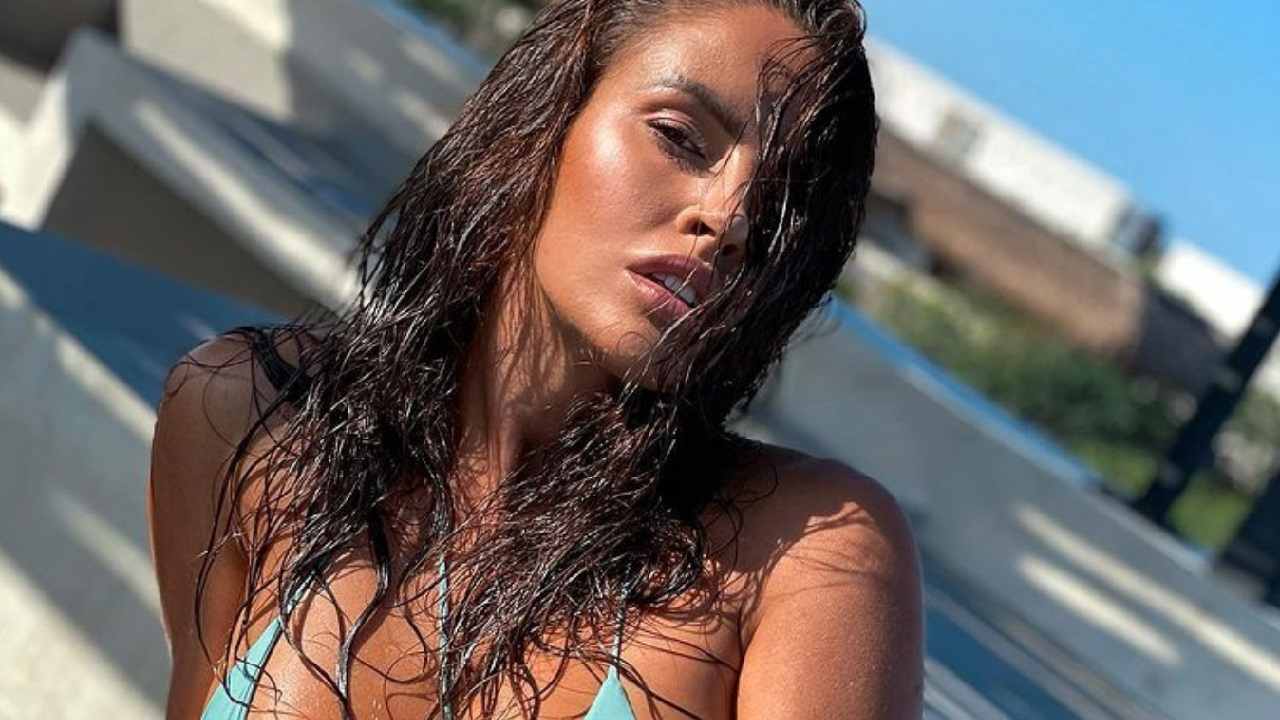 Lucia Javorcekova sguardo sensuale