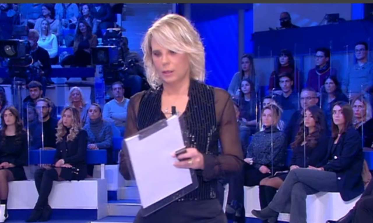 Maria De Filippi in studio a "C'è Posta per Te"