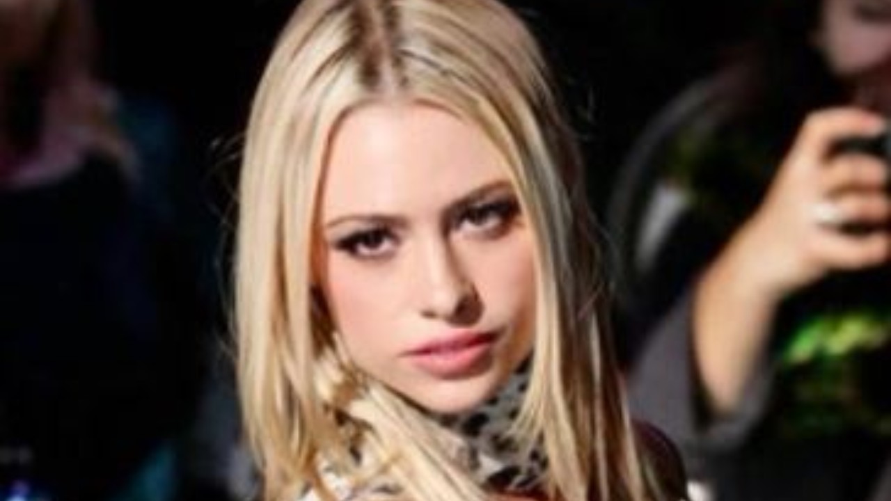 Martina Stella Reggiseno Gambe Hot