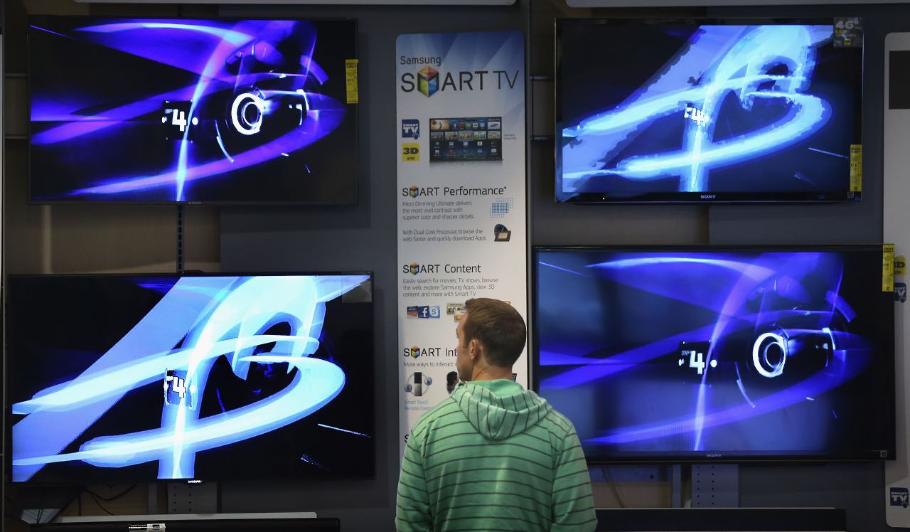 Un ragazzo in un Negozio di informatica, bonus tv