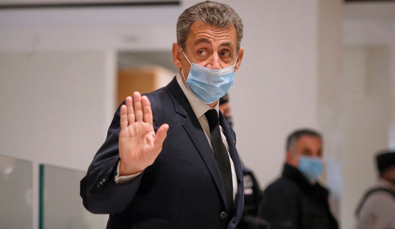 Nicolas Sarkozy in manette: condannato l'ex presidente ...