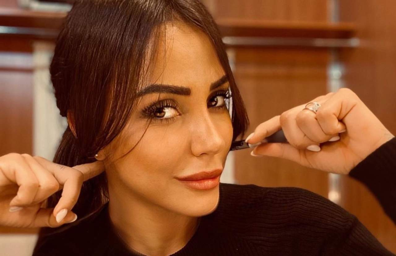 Selvaggia Roma in posa