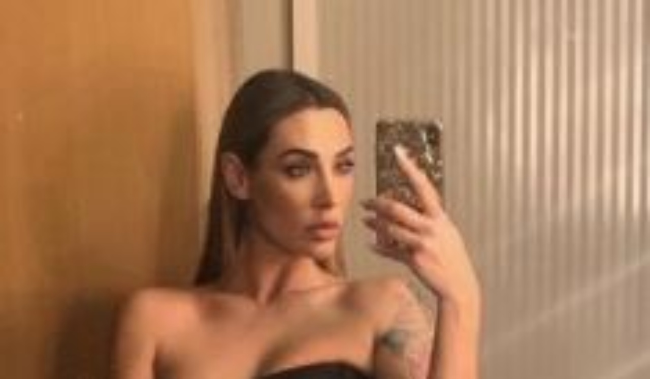 Sonia Lorenzini scollatura