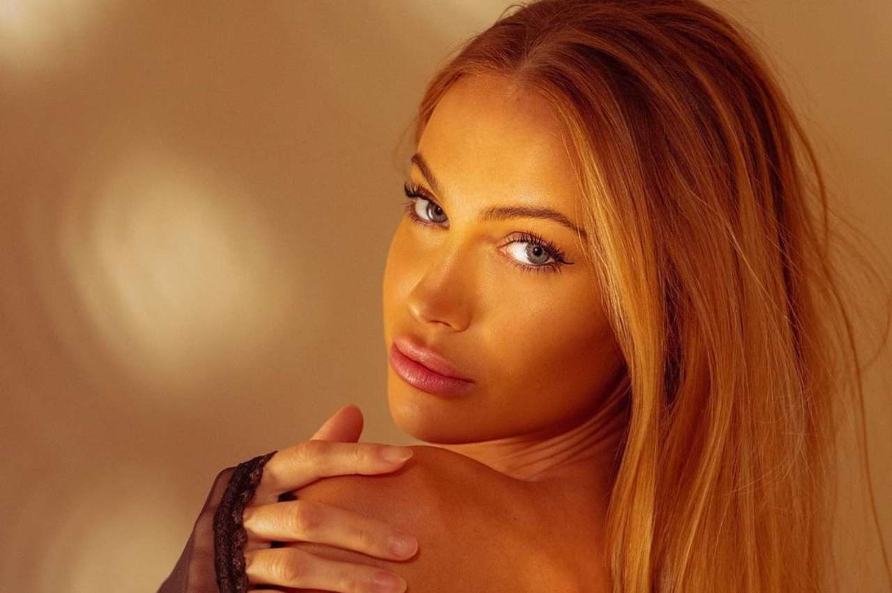 Taylor Mega di profilo