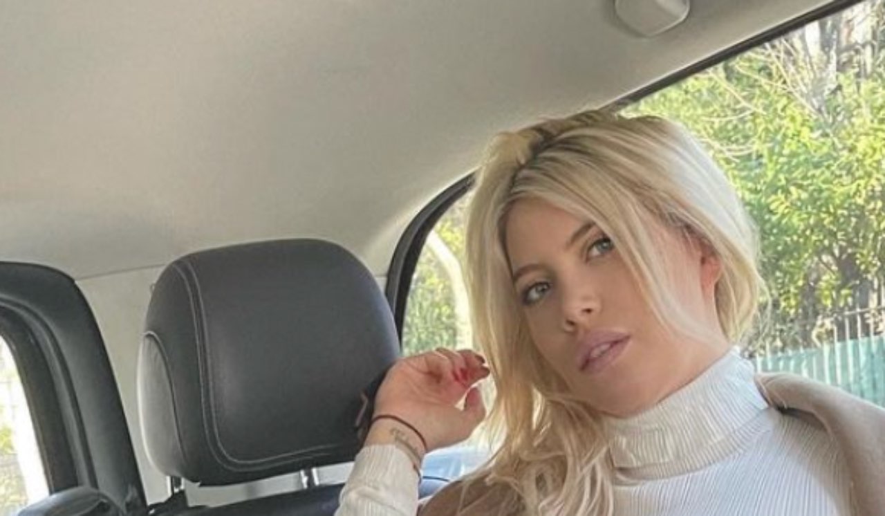 Wanda Nara in auto