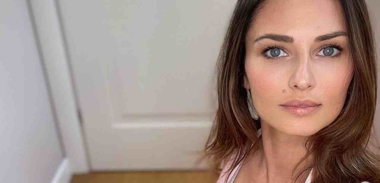 anna safroncik sensuale