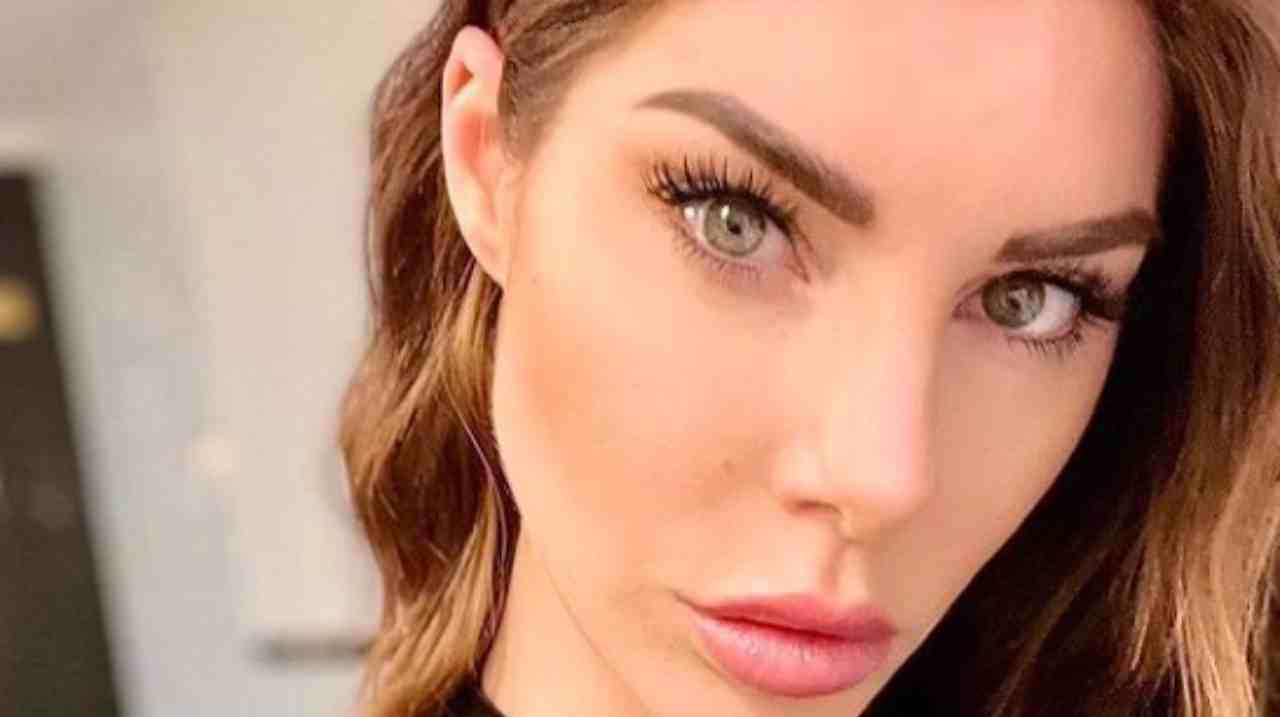 bianca atzei sensuale