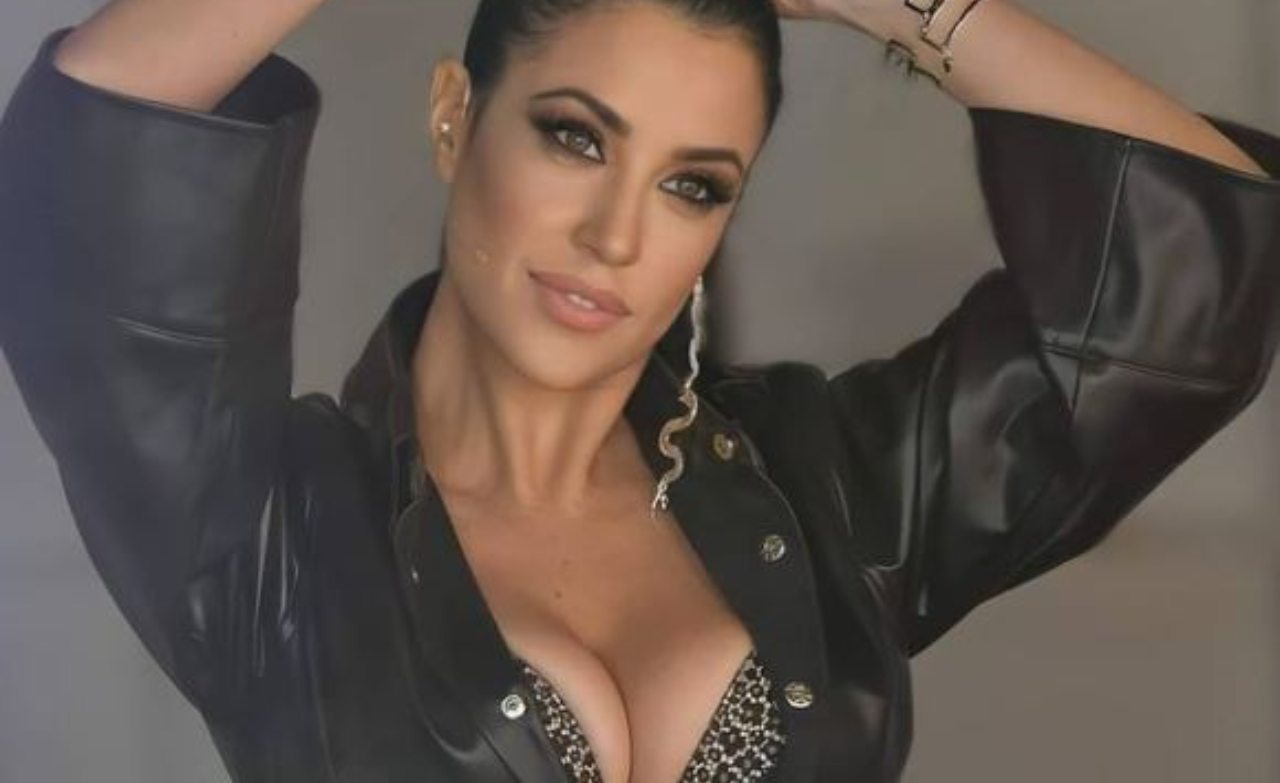 Claudia Ruggeri scollatura