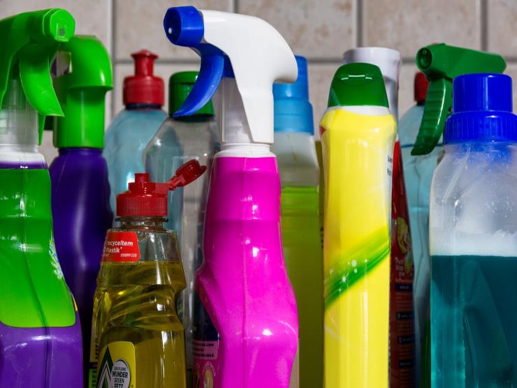 detergenti per pulire casa