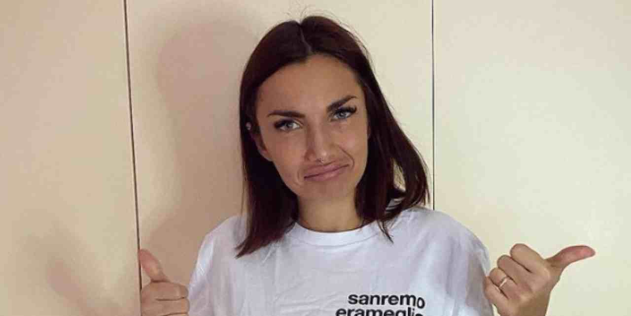 elettra lamborghini fa una smorfia