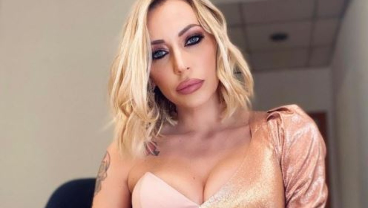 Karina Cascella sensuale