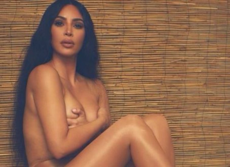Kim Kardashian nuda