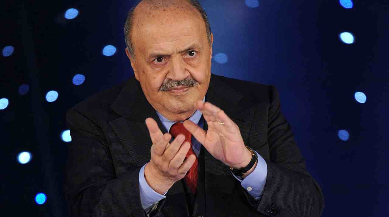 maurizio costanzo applaude