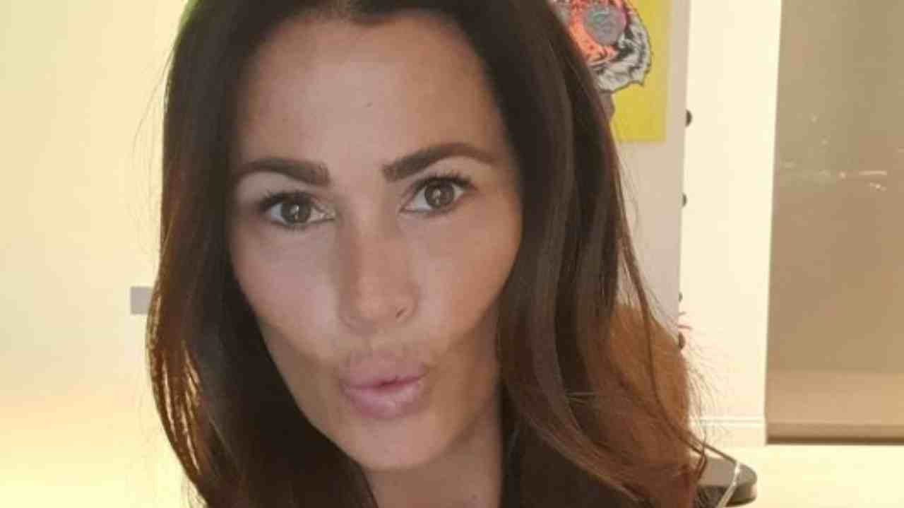 samantha de grenet manda un bacio