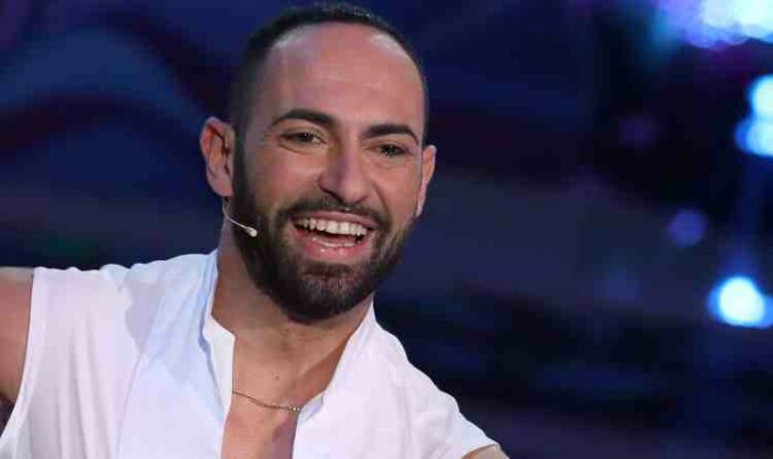 Stefano Oradei balla e sorride