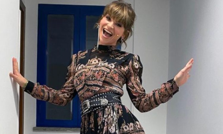 Alessandra Amoroso fa una smorfia