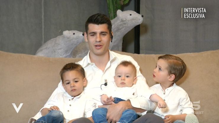 Alvaro Morata con i bambini