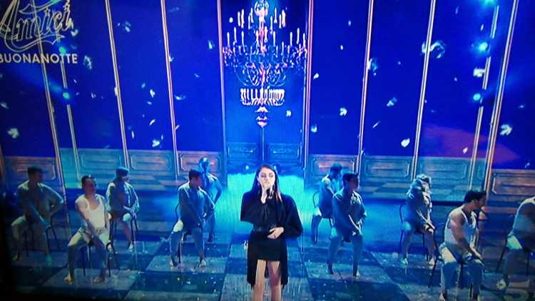 Annalisa si esibisce a Amici 20