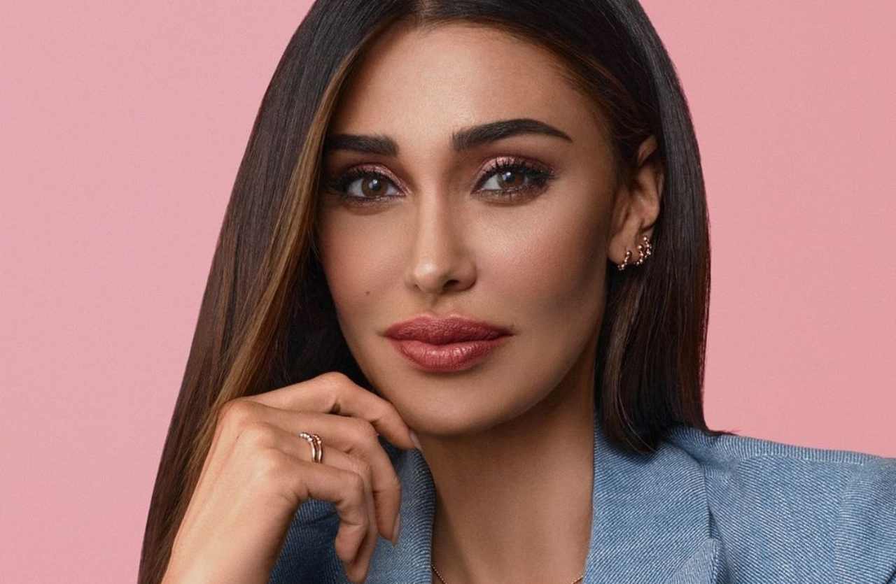 Belen Rodriguez in primo piano