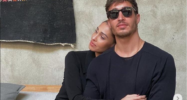 Belen e Antonino Spinalbese abbraccio