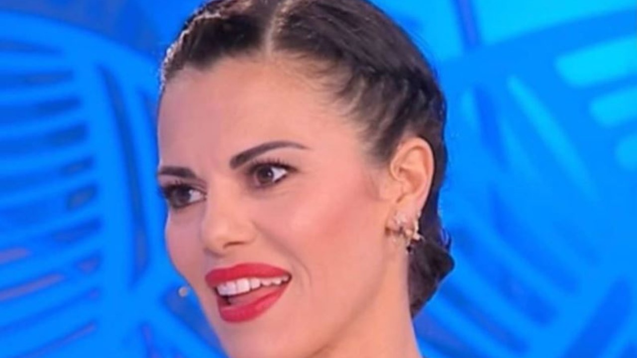 Bianca Guaccero Posa Rosa