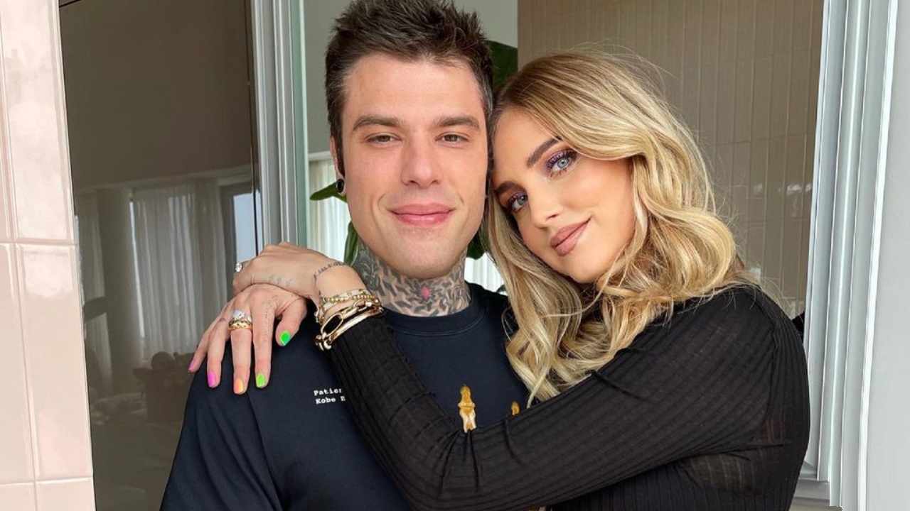 Chiara Ferragni e Fedez abbraccio